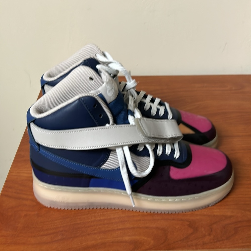 Size 9 1/2 - Picture 5 of 6